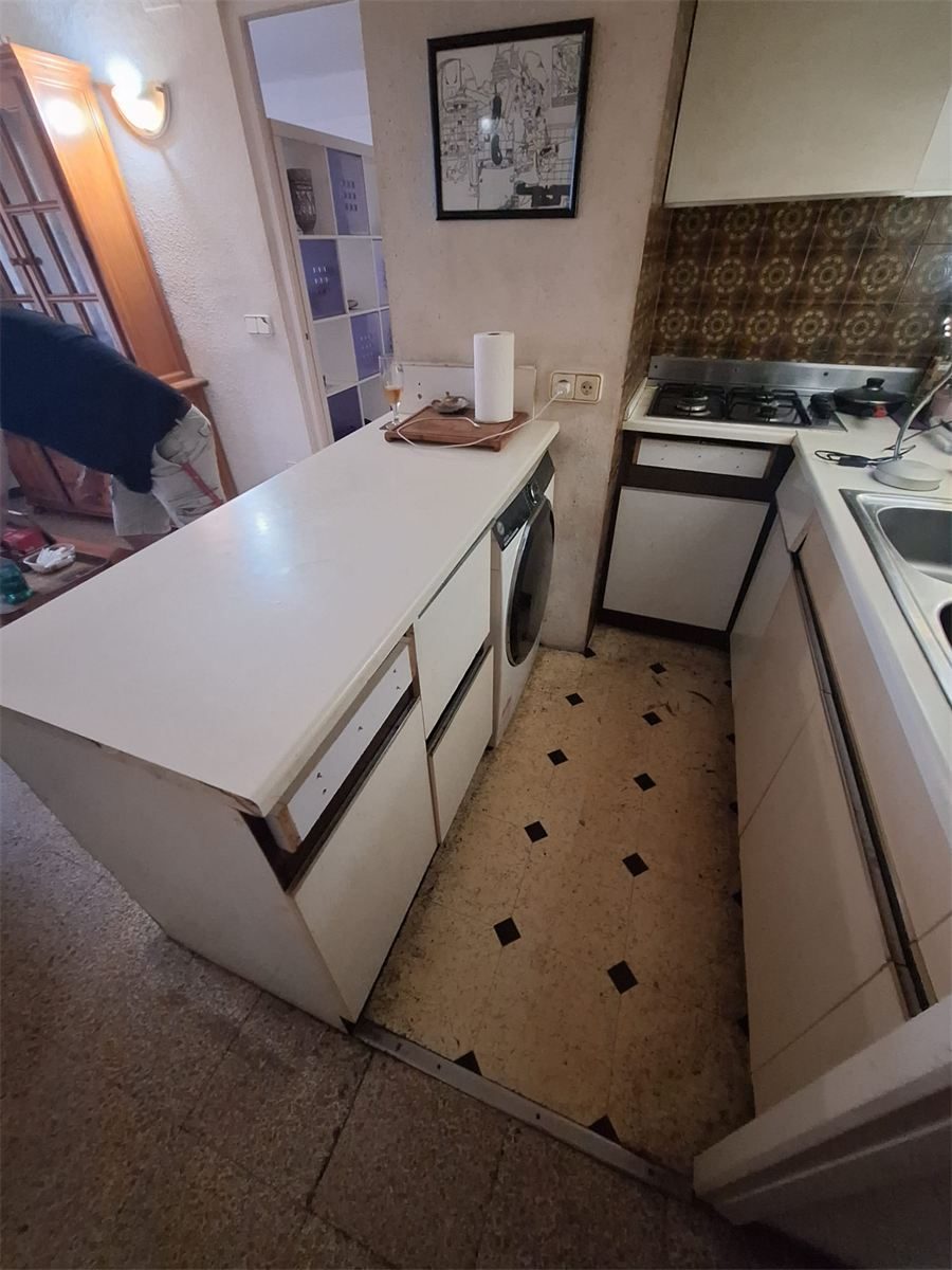 Cocina antes de la reforma en Blanes